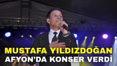 Mustafa Yıldızdoğan Afyon’da Konser Verdi
