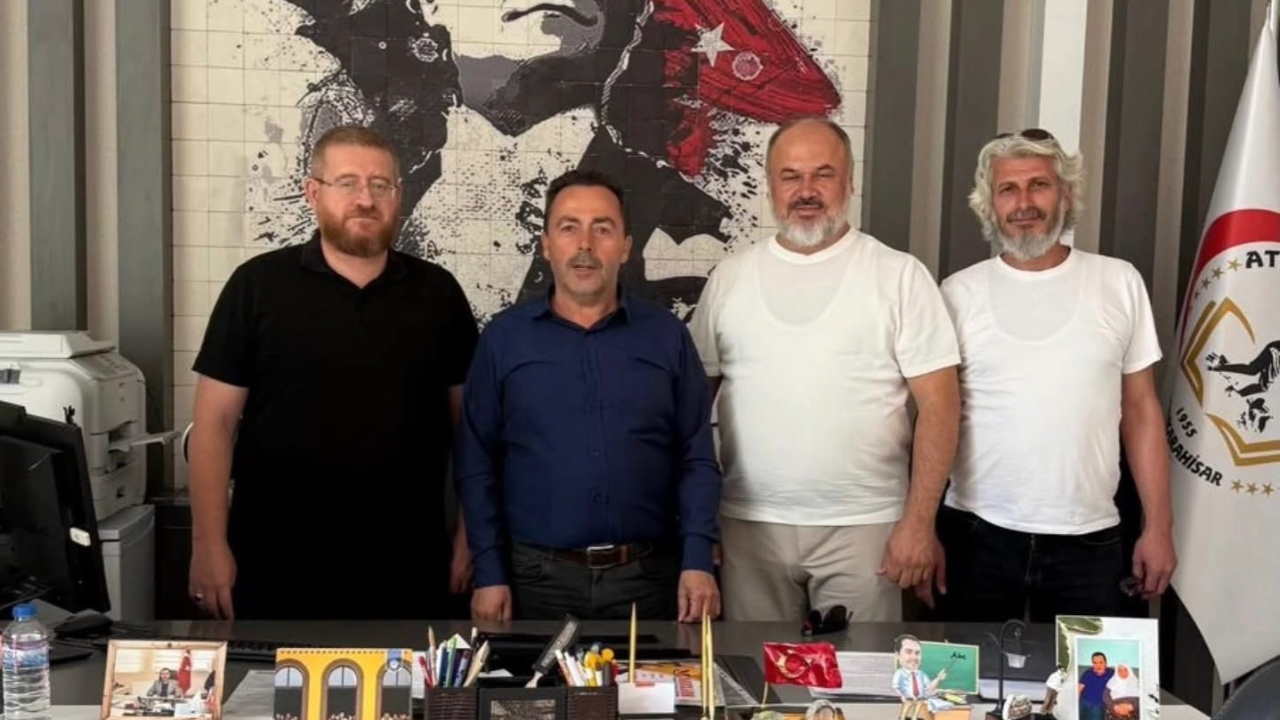 Cihannüma Heyeti Atatürk İlkokulu Müdürü Demir’i Ziyaret Etti