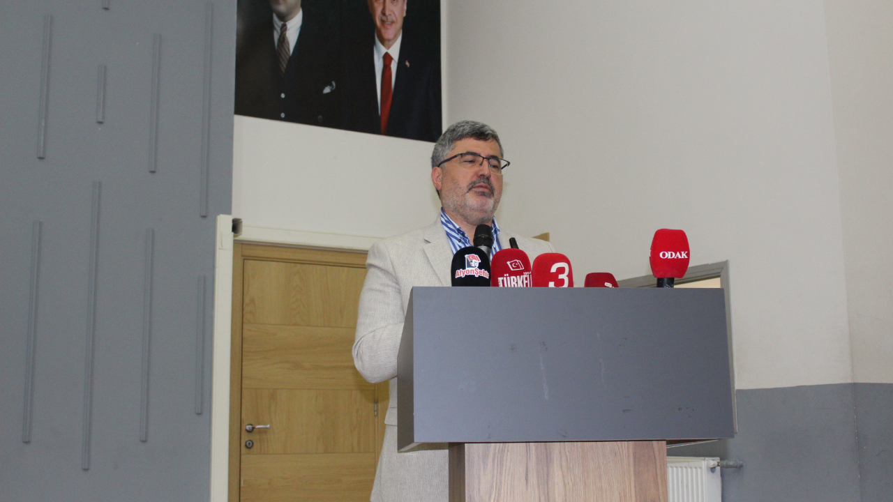 Ali Özkaya’dan Çarpıcı Sözler: “Afyon Belediyesi 1000 Kişiyi İşten Çıkarıp 1600 Kişiyi İşe Aldı”