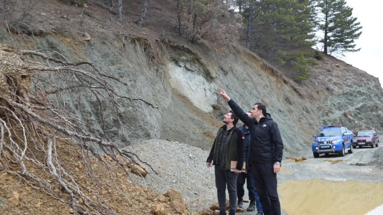 Afyon Doğancık Barajı Çevresinde Heyelan Meydana Geldi