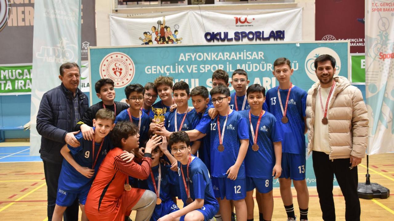 Afyon’da Futsal Heyecanı Zirve Yaptı: Şampiyon Kocatepe Ortaokulu