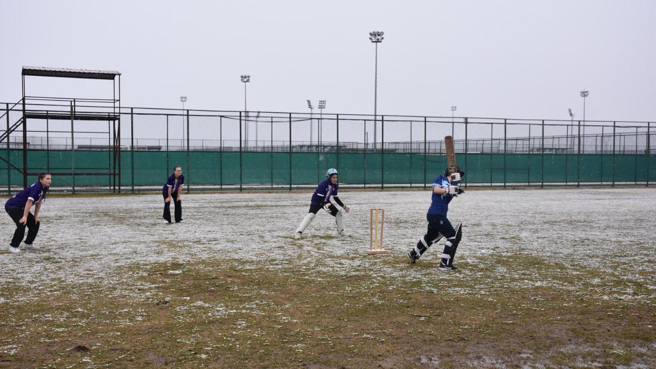 Afyon’da Genç Kızlar Kriket Turnuvası Sona Erdi: Şampiyon Spor Lisesi