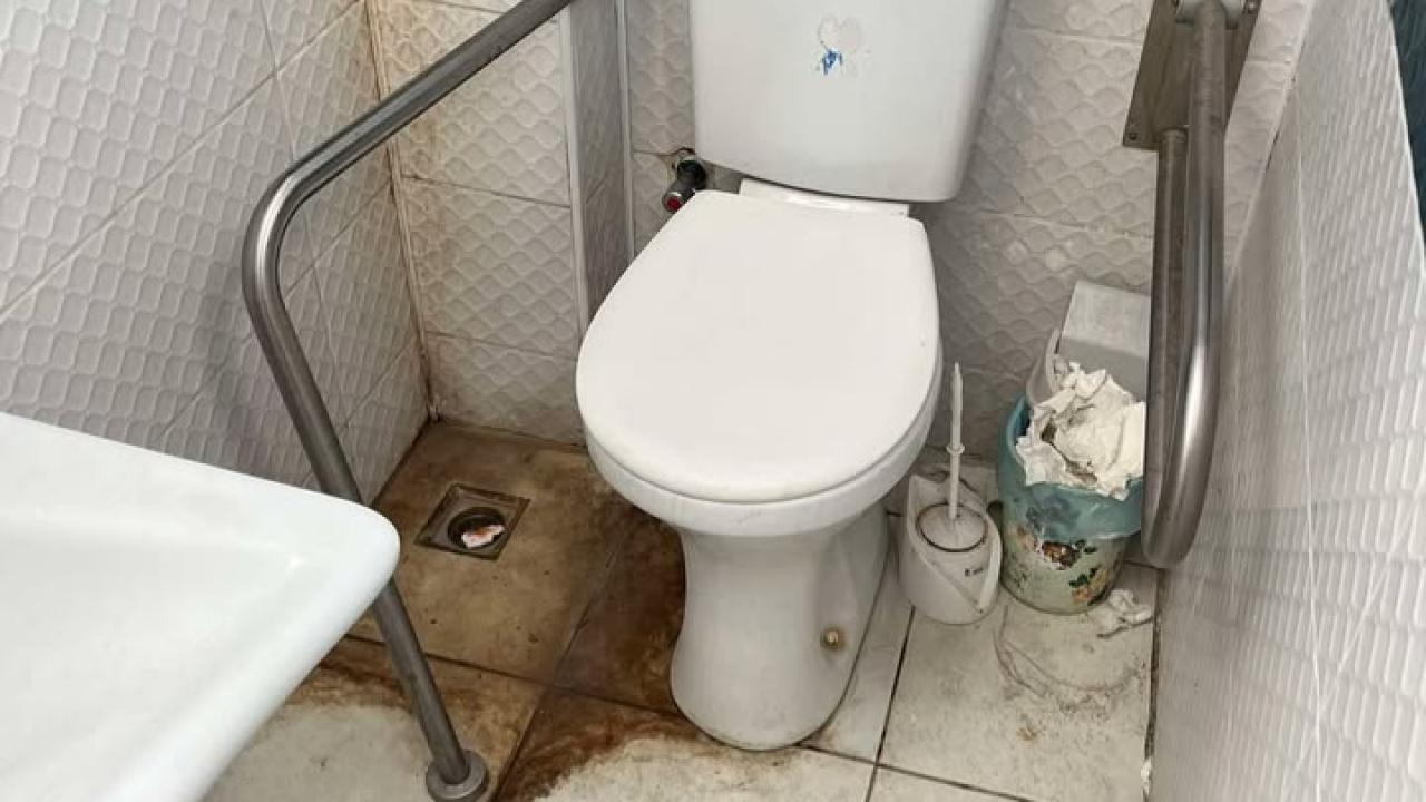 Afyonkarahisar İl Özel İdaresi Tuvaletlerinin Bakımsızlığı Tepki Çekiyor