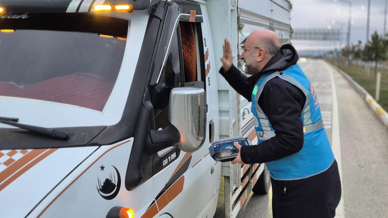 AK Parti Afyon Teşkilatı İftara Dakikalar Kala Yollardaydı
