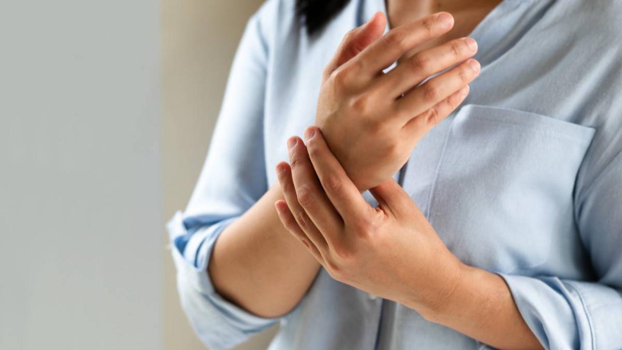 Uzmanından Romatizma Uyarısı: Şişlik, Sabah Tutukluğu, Gece Ağrısı Varsa Dikkat!