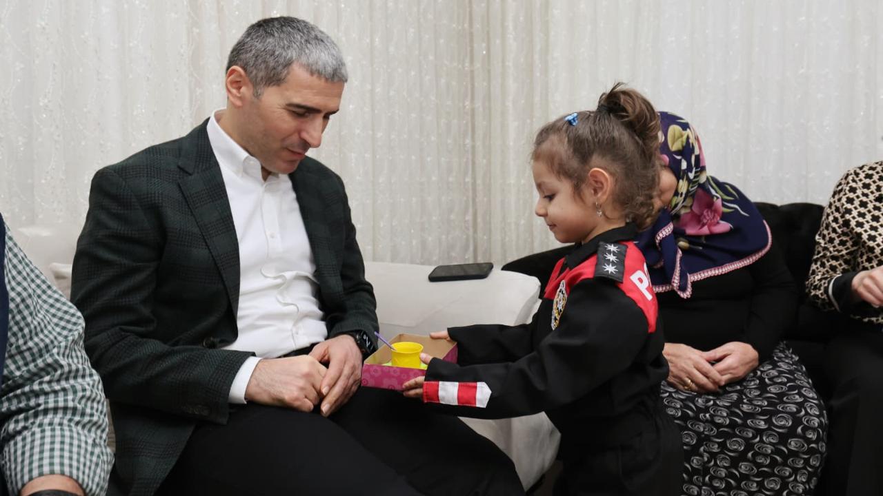 Vali Naci Aktaş, Afyon’da İlk İftarını Vatandaşın Sofrasında Açtı