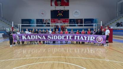 8 Mart’ta Kadınlar Voleybol Sahasında Buluştu
