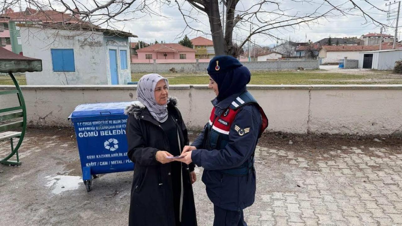 Afyon Jandarması Emirdağ’da Farkındalık Oluşturdu: Kadına Şiddete Hayır!