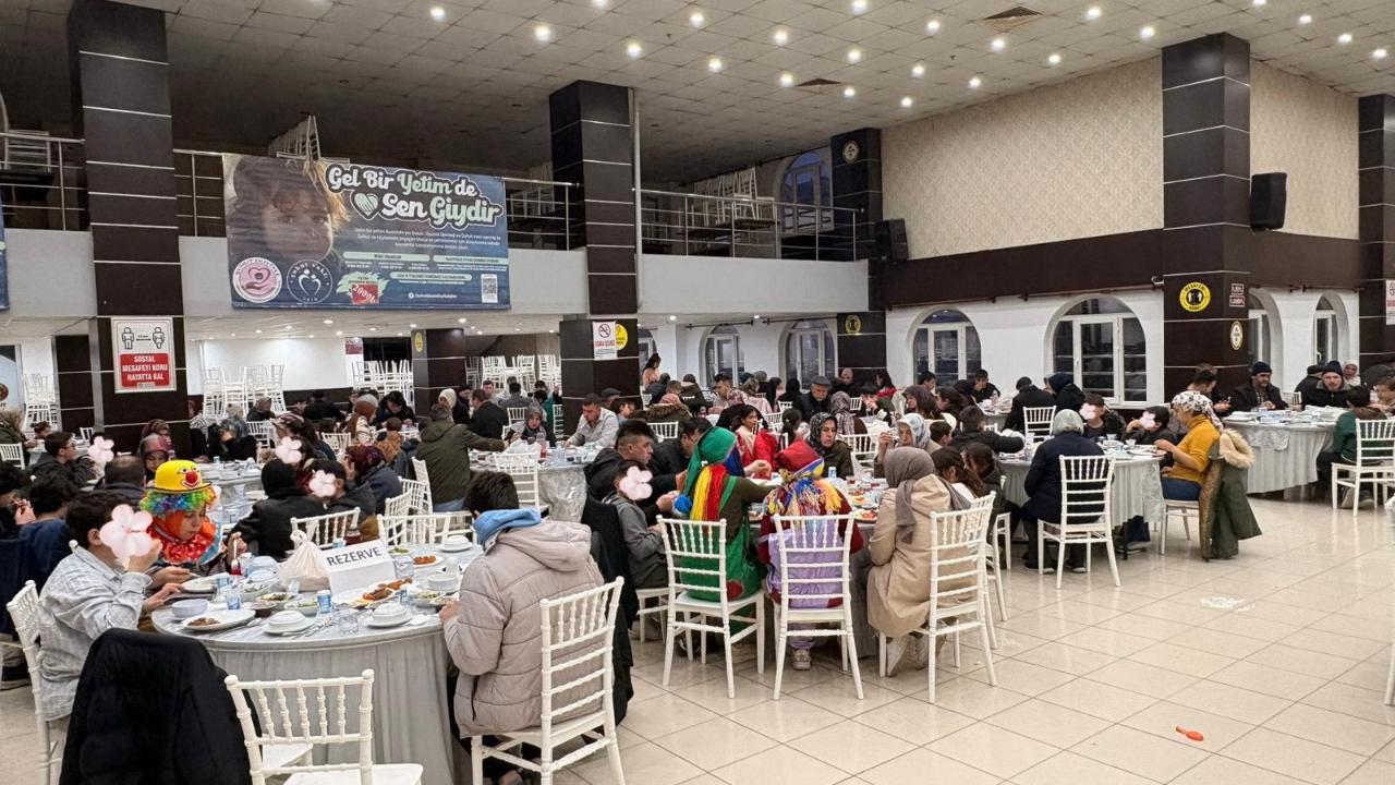 Afyon Şuhut’ta Yetim ve Öksüz Çocuklar Unutulmadı