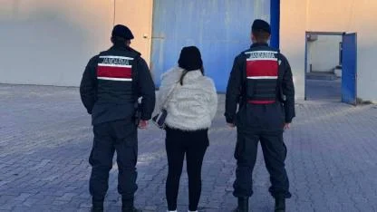 Afyon Uşak Yolunda Durdurulan Otobüste Binlerce Sentetik Hap Ele Geçirildi