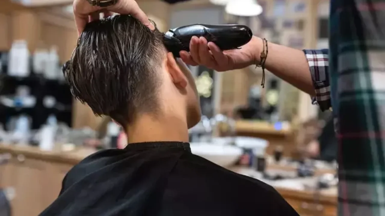 Afyon'da Bayram Öncesi Berber ve Kuaförler Pazar Mesaisiyle Hizmet Verecek