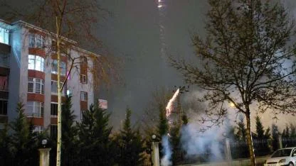 Afyon’da Böylesi İlk: Genel Sekreter Bilim’in Görevden Alınması Sonrası Evinin Önünde “Kurtulduk” Diyerek Kutlama Yaptılar