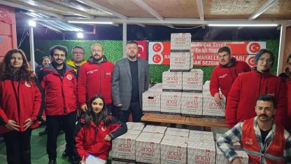 Afyon’da Teravih Sonrası Yardım Kolileri İhtiyaç Sahiplerini Sevindirdi