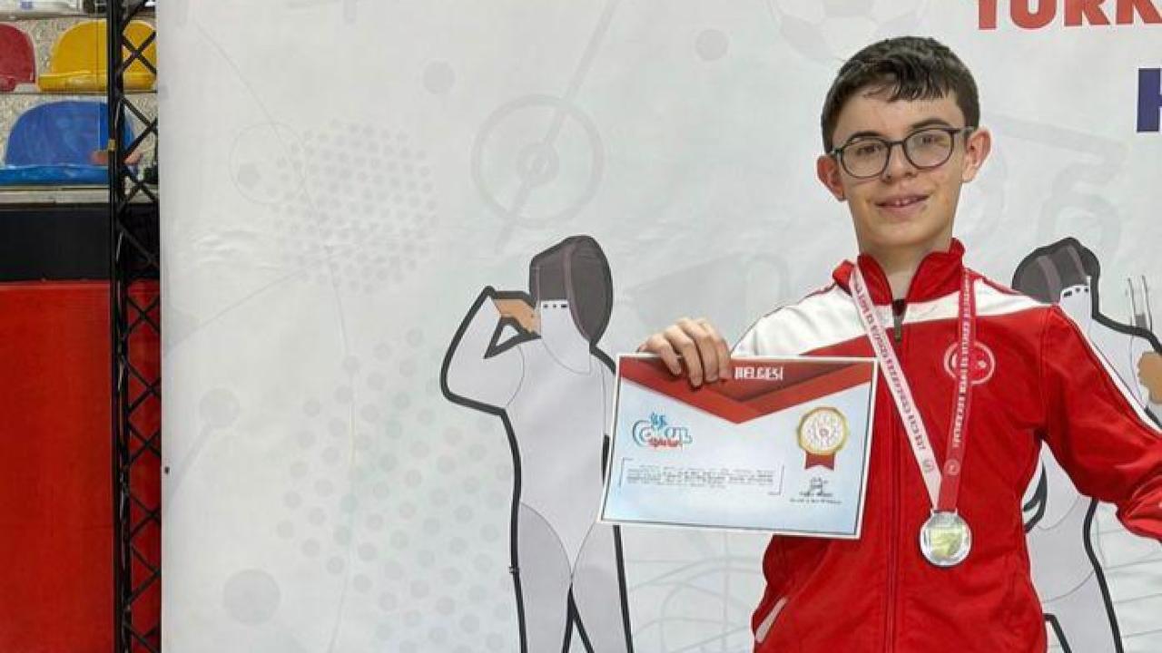 Afyonkarahisarlı Sporcu Alp Eren Kocakavuk Türkiye İkincisi Oldu