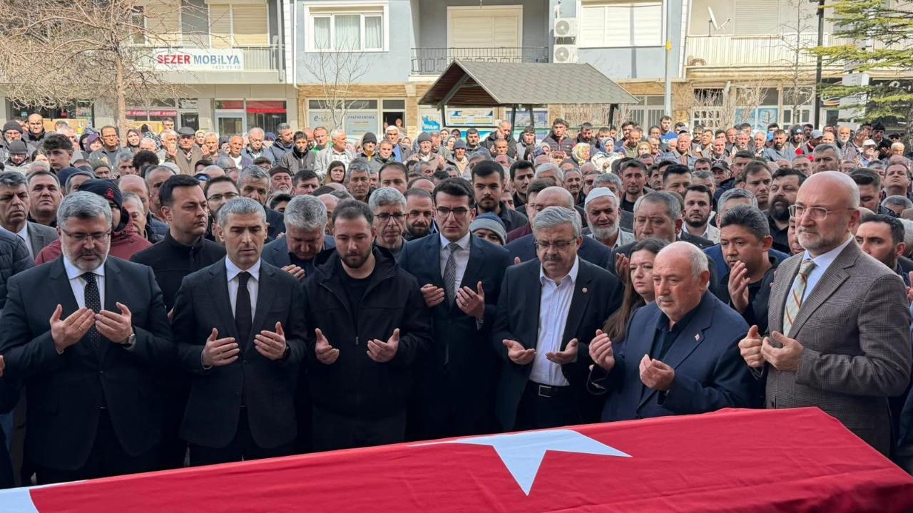 Evciler’in Eski Belediye Başkanı Son Yolculuğuna Belediye Önünde Uğurlandı