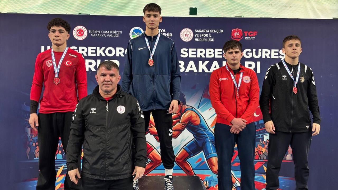 Güreşte Afyonkarahisar’dan 4 Sporcu Türkiye Şampiyonası Biletini Aldı