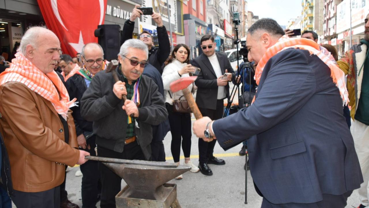 İYİ Partili Mısırlıoğlu’ndan İktidara Sert Tepki: “Bir Avuç Zengini Zengin Ettiniz, Milyonları Fakirleştirdiniz”