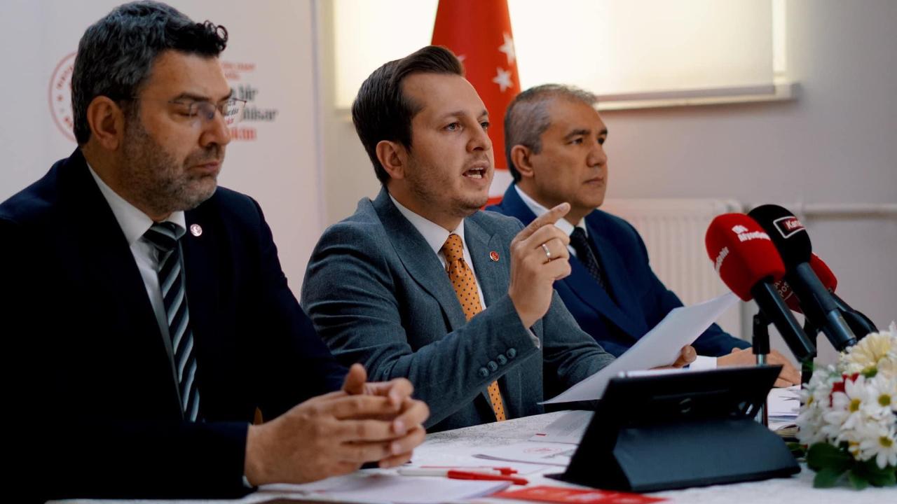 Saadet Partili Karataş: “Her Krizde Vatandaşa IBAN Paylaşıp Destek İsteyen İktidar, Zam Yükünü Milletin Sırtına Yüklüyor”