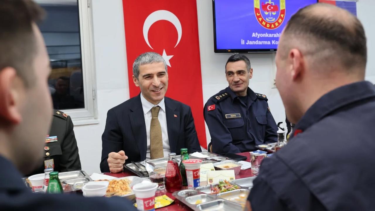 Vali Aktaş, Şehit Aileleri ve Gazilerle İftarda Buluştu