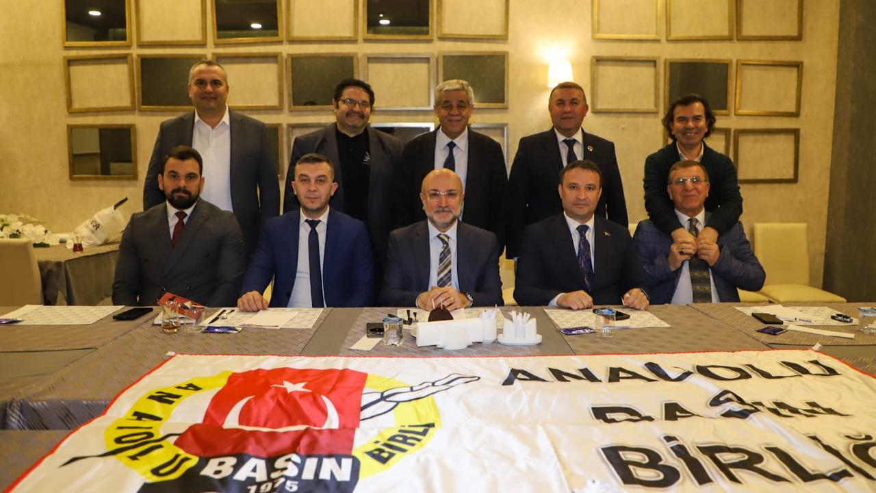 ABB ve İl Başkanlarından Şahin’e Avukatlar Günü Sürprizi