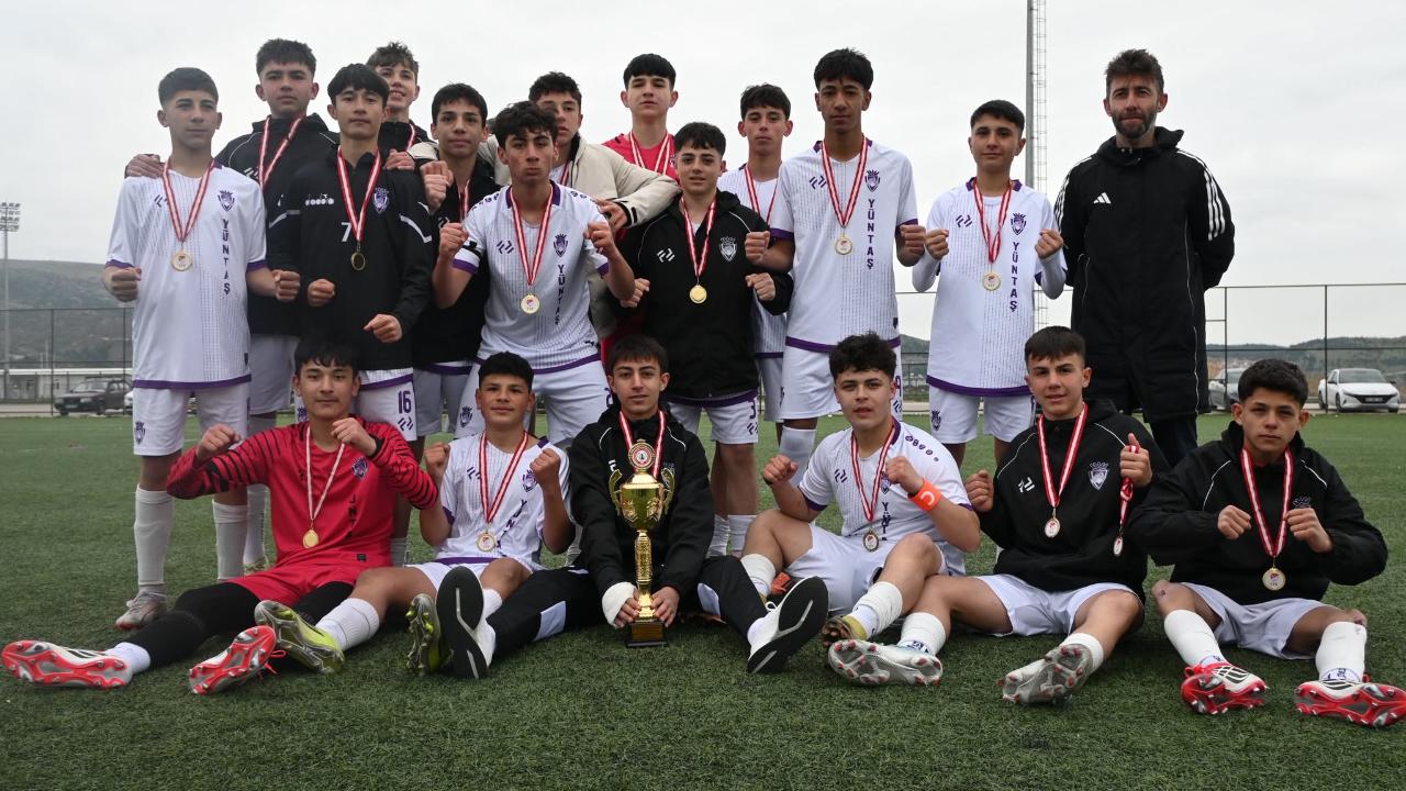 Afyon 1923 U-15 İlk Sezonunda Namağlup Şampiyon