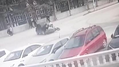 Afyon Bolvadin'de Dönüş Yapan Otomobile Motosiklet Çarptı: Yaralılar Var