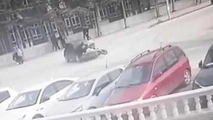 Afyon Bolvadin'de Dönüş Yapan Otomobile Motosiklet Çarptı: Yaralılar Var