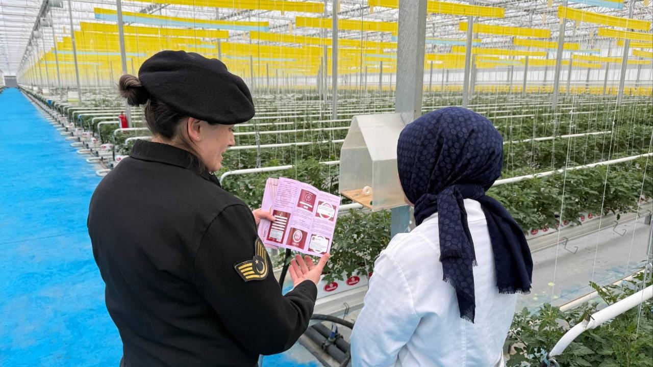 Afyon Jandarması “Kadına El Kalkamaz” ve KADES Bilgilendirme Faaliyetlerine Devam Ediyor