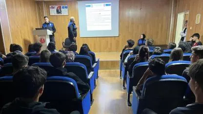 Afyon’da Emniyet’ten Lise Öğrencilerine Bilgilendirme Çalışması