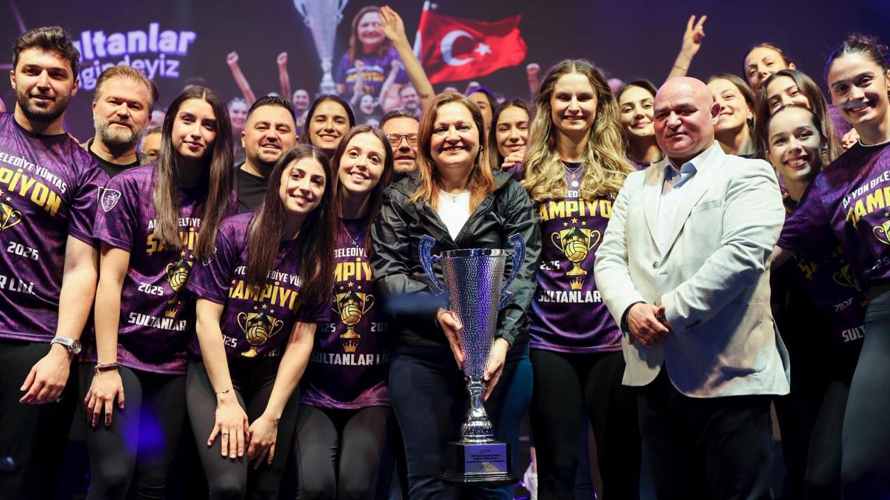 Afyon’da “Zaferin Sultanları” İçin Görkemli Şampiyonluk Kutlaması