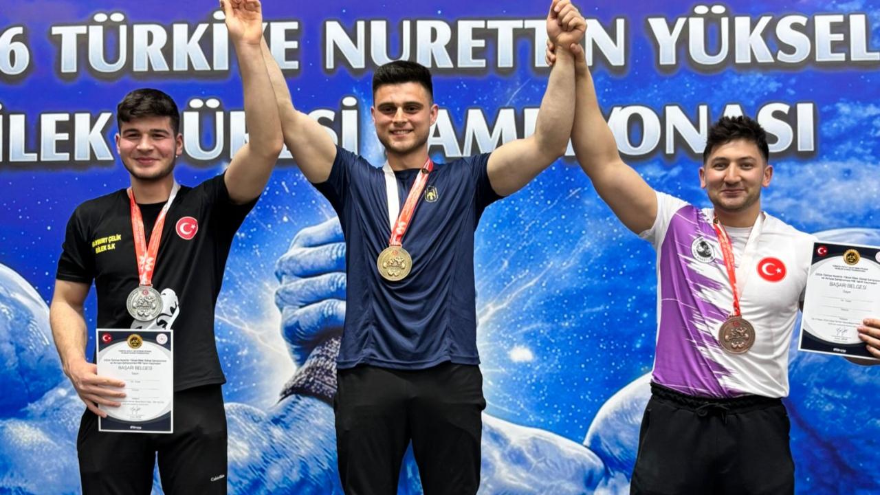 Afyonlu Gökhasan Bilek Güreşinde Türkiye Üçüncüsü Oldu