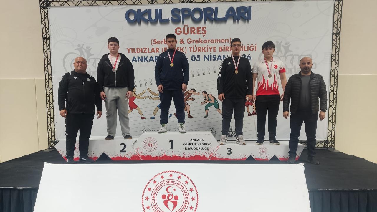 Afyonlu Güreşçi Yılmaz Türkiye Şampiyonu Oldu