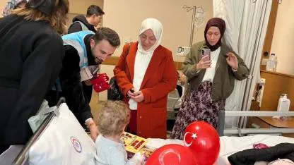 AK Parti Gençlik Kolları’ndan 23 Nisan’da Anlamlı Hastane Ziyareti