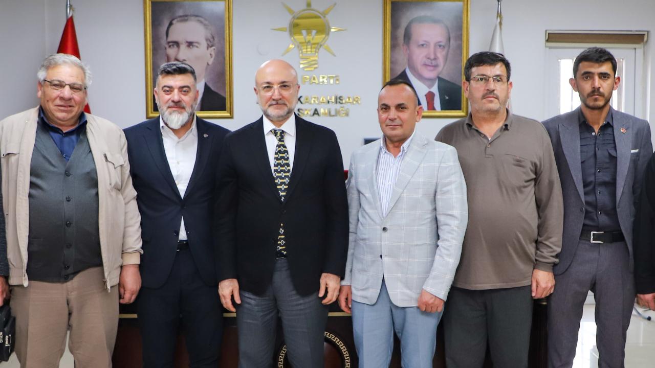 AK Partili Şahin Muhtarlar Ziyaretinde Konuştu: “Belediye Tarafındaki Aksaklıkları Tek Tek Not Aldık”