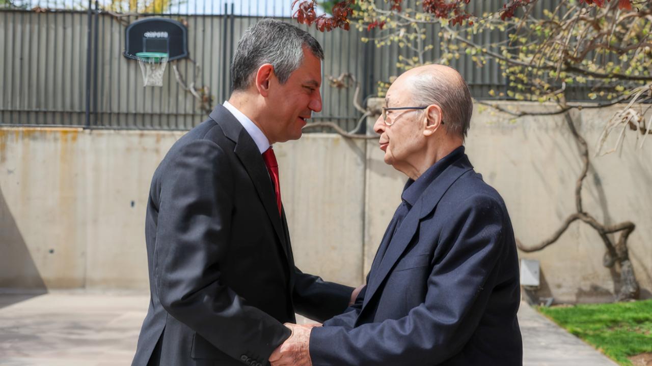 CHP Lideri Özgür Özel’den Ahmet Necdet Sezer’e Ziyaret