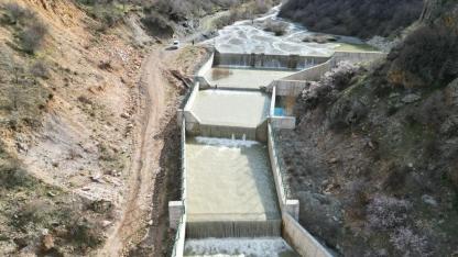 Eber Deresi Coştu, Kar ve Yağmur Suları Eber Gölü’ne Can Oluyor