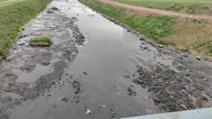 Eber Gölü’nü Besleyen Akarçay’da Su Akışı Kesildi