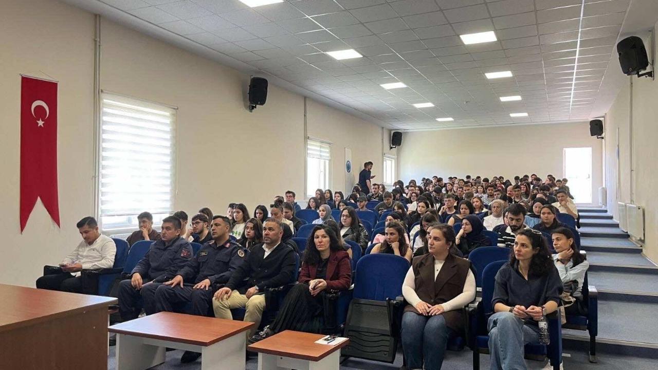 Emirdağ’da “Bağımlılığa Karşı İlk Kale: Aile” Semineri Düzenlendi