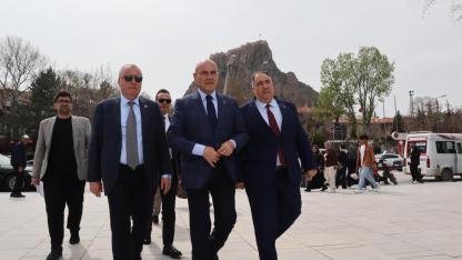 İYİ Partili Çömez Afyon’dan Seslendi: “Bu Ülkeyi Milletle Birlikte Ayağa Kaldıracağız”