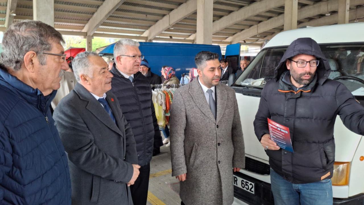 CHP Heyeti Ataköy Semt Pazarı Ziyaretinde: “Adalet, Demokrasi ve Refah İçin İktidar Yürüyüşümüz Sürüyor”