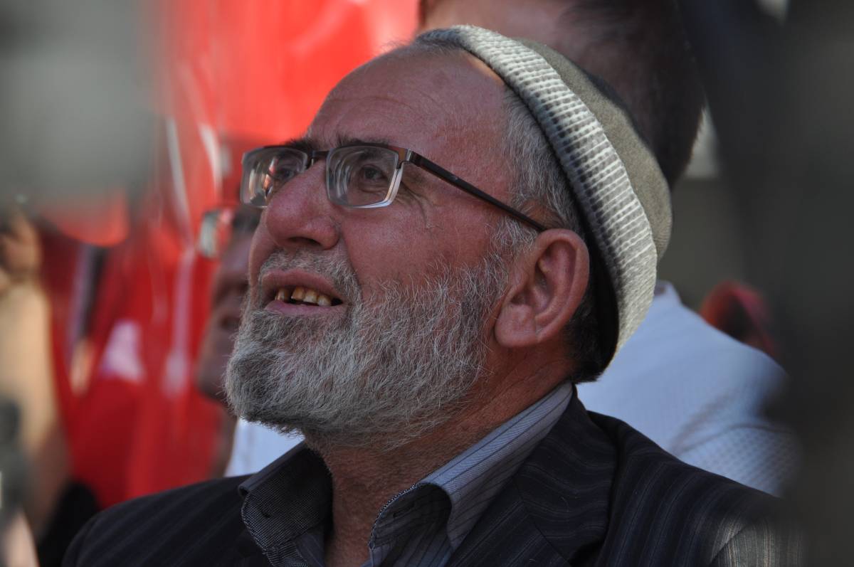 Özgür Özel Afyon Mitinginde Konuştu: “15 Kez Kaybettik Ama Küsmedik, Doğru Adayla Kazandık”