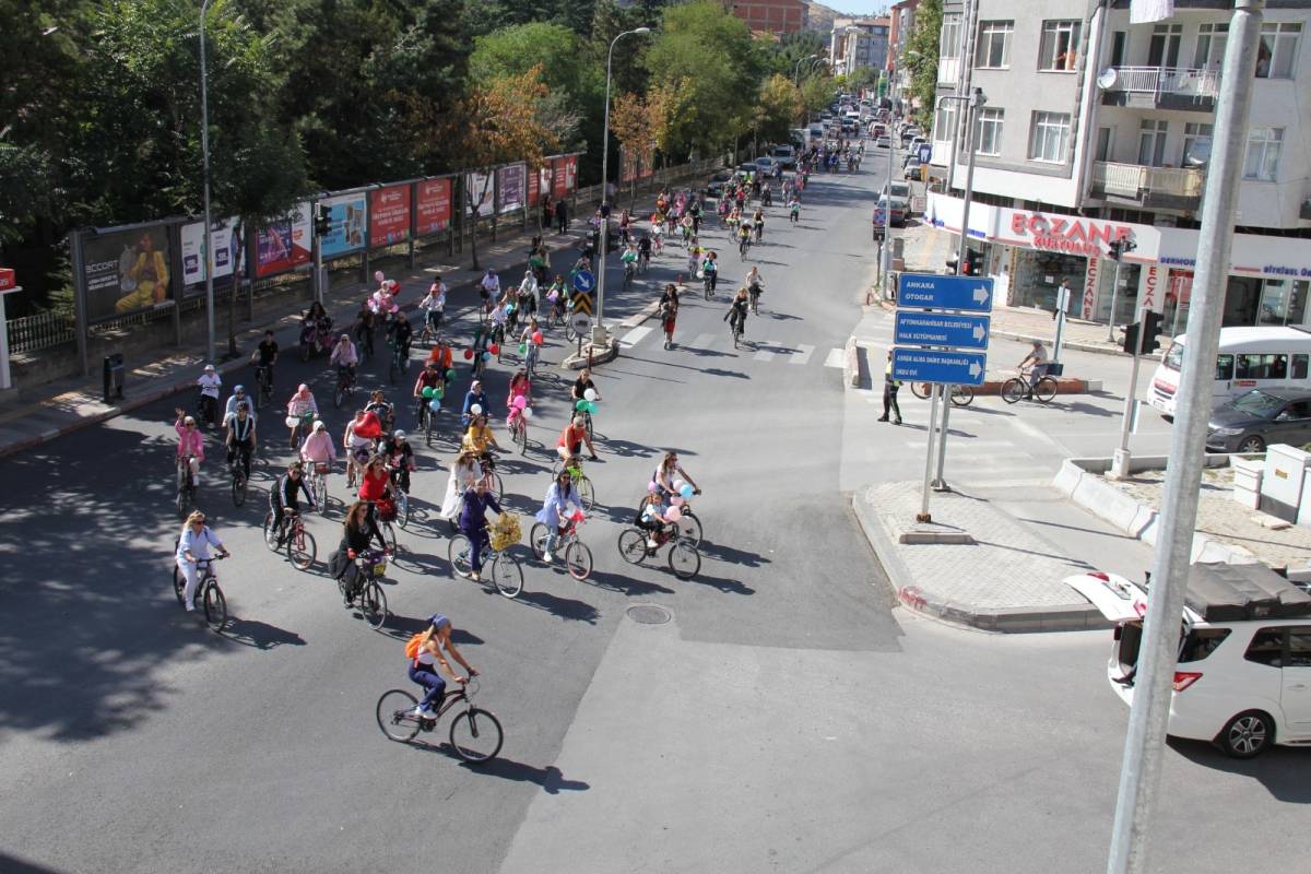 Afyonkarahisar’da Kadınlar 8. Kez Pedal Çevirecek!