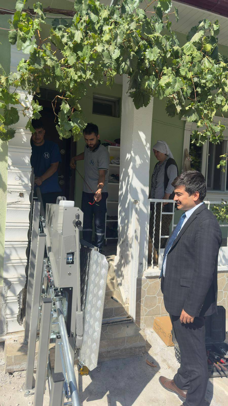 Vali Yiğitbaşı Talimatıyla Zafer Altınışık’ın Evine Engelli Rampası Yapıldı