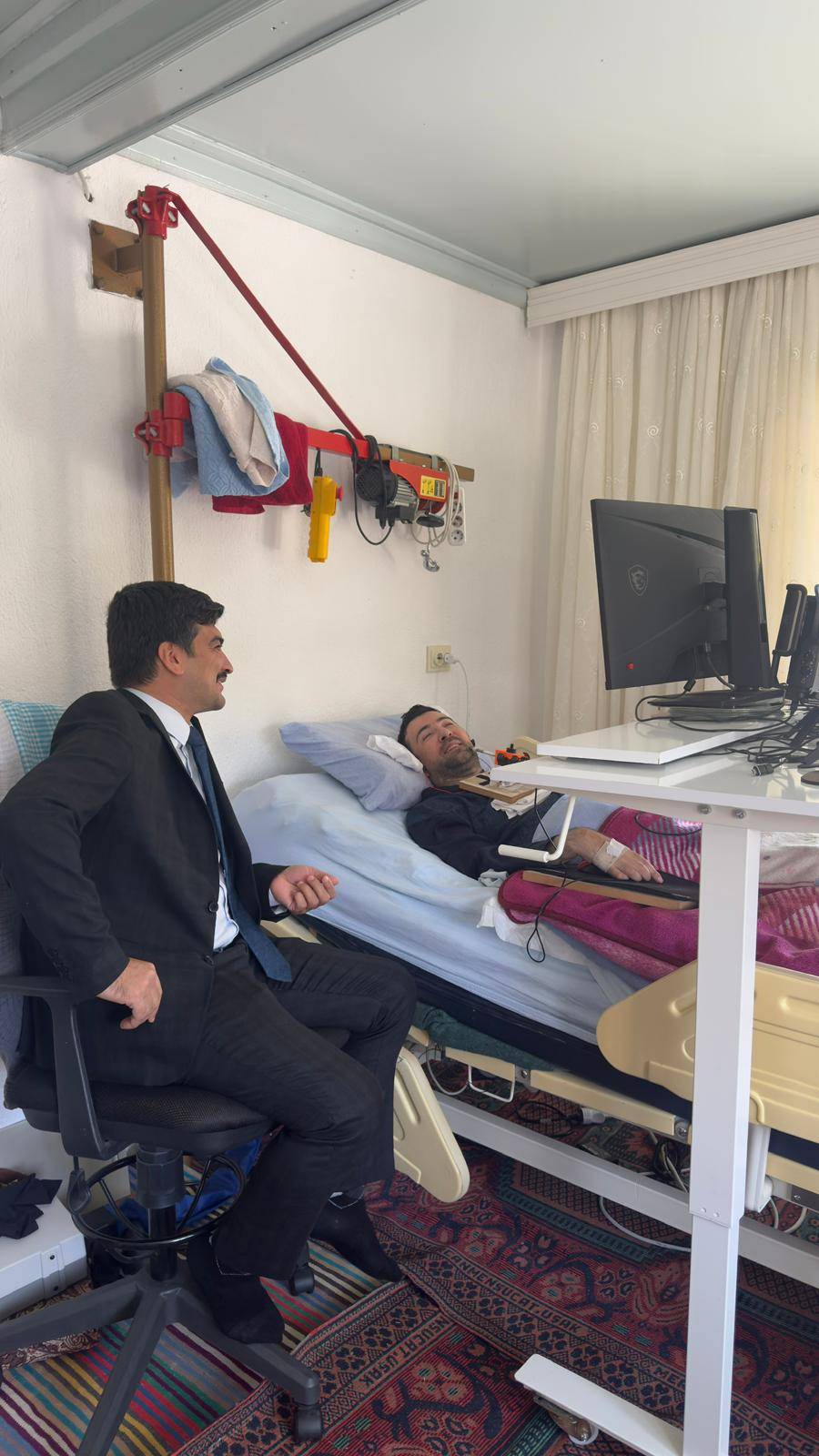 Vali Yiğitbaşı Talimatıyla Zafer Altınışık’ın Evine Engelli Rampası Yapıldı